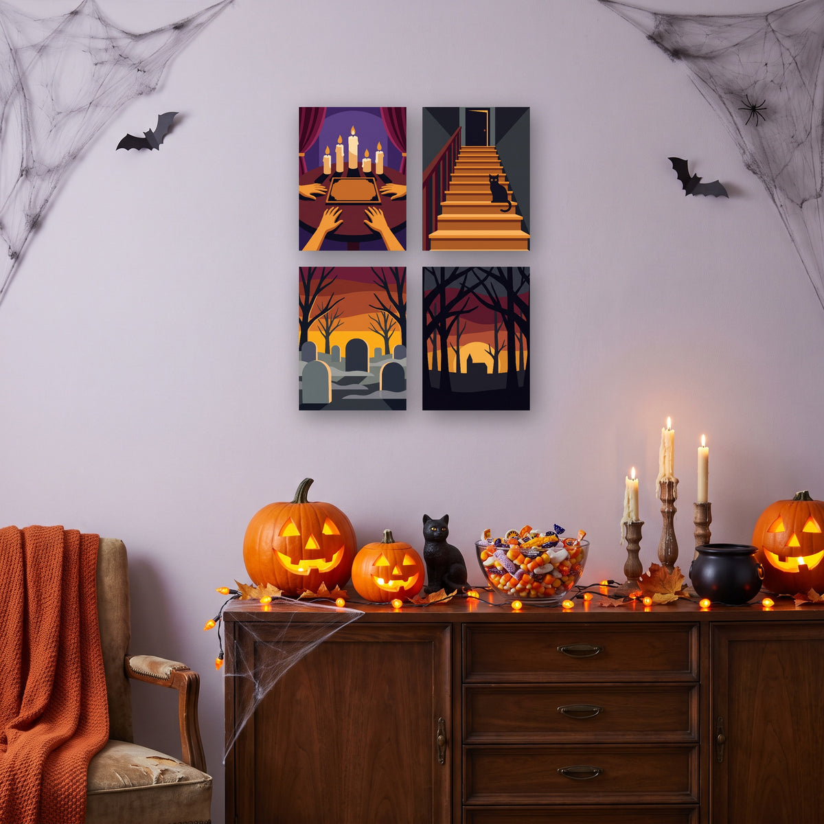 Coffret 4 mini-toiles Nuit des Esprits accrochées dans un salon décoré pour Halloween — Maison Artsen