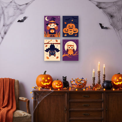 Coffret 4 mini-toiles Petite Sorcière et Compagnie accrochées dans un salon décoré pour Halloween — Maison Artsen