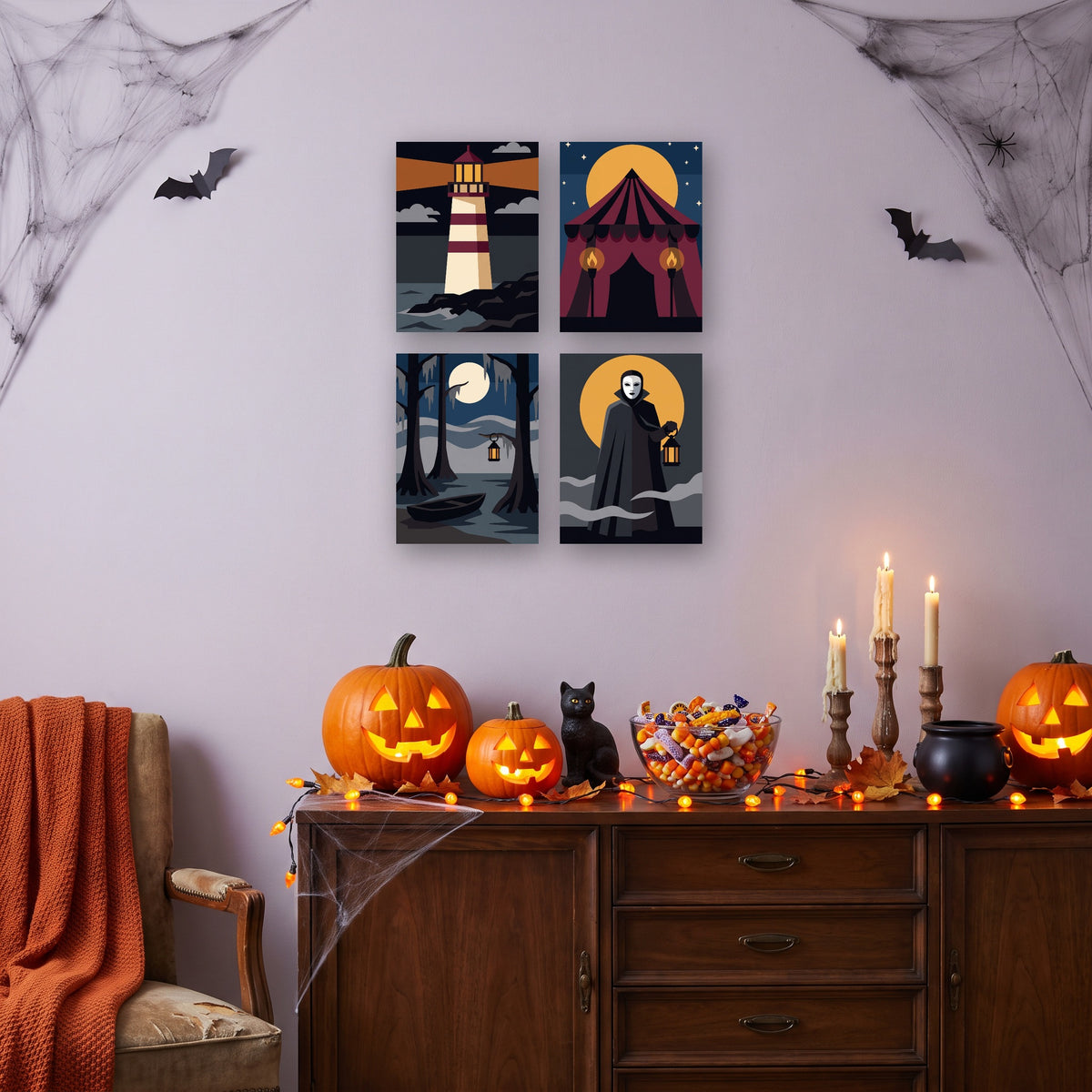 Coffret 4 mini-toiles Rivages de Brume accrochées dans un salon décoré pour Halloween — Maison Artsen