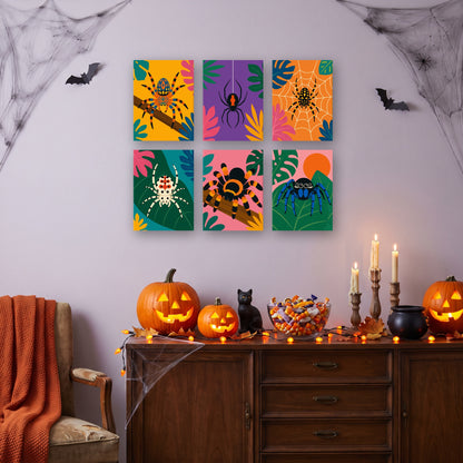 Coffret 6 mini-toiles Araignées Tropicales accrochées dans un salon décoré pour Halloween — Maison Artsen