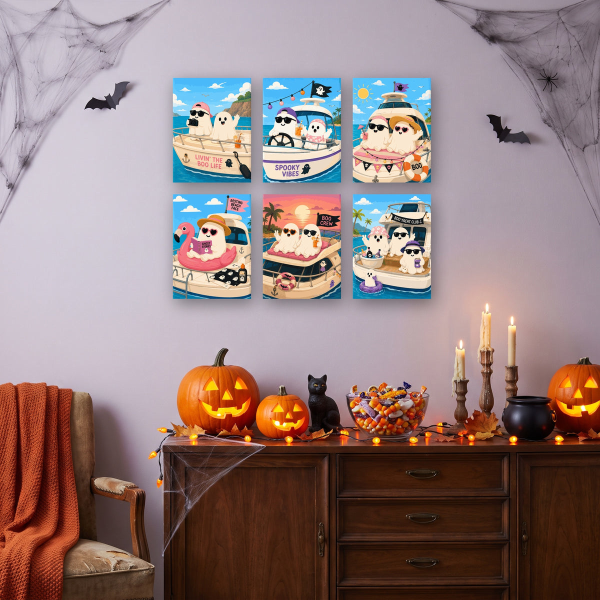 Coffret 6 mini-toiles Fantômes en Croisière accrochées dans un salon décoré pour Halloween — Maison Artsen
