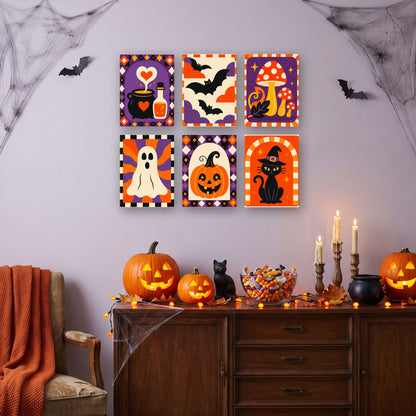 Coffret 6 mini-toiles Nuit Rétro Groovy accrochées dans un salon décoré pour Halloween — Maison Artsen