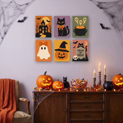 Coffret 6 mini-toiles Petits Mignons d'Octobre accrochées dans un salon décoré pour Halloween — Maison Artsen