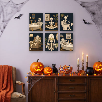 Coffret 6 mini-toiles Spa des Squelettes accrochées dans un salon décoré pour Halloween — Maison Artsen