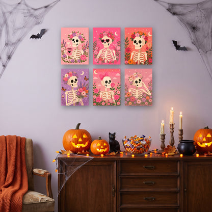 Coffret 6 mini-toiles Squelettes en Fleurs accrochées dans un salon décoré pour Halloween — Maison Artsen