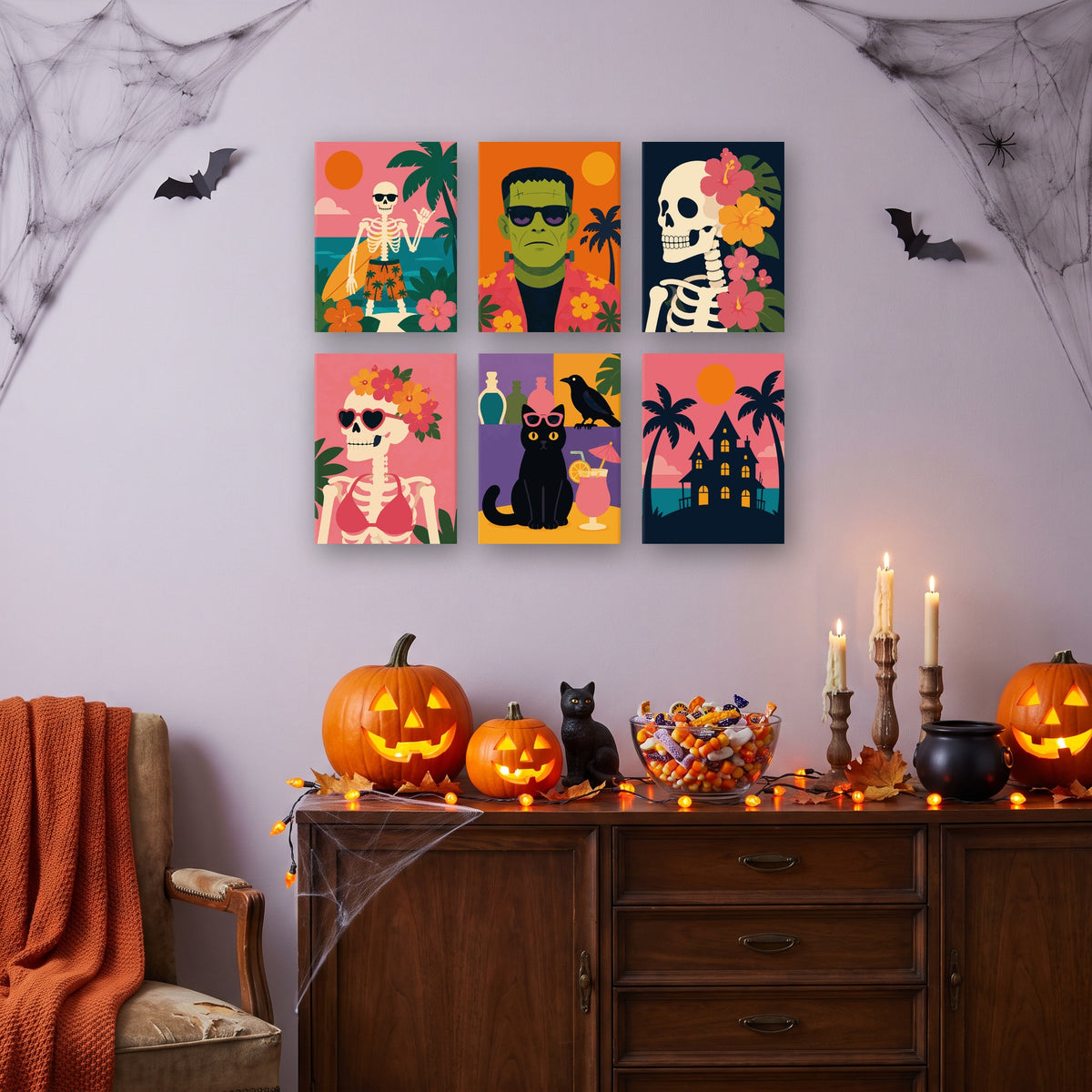 Coffret 6 mini-toiles Tropiques Ensorcelés accrochées dans un salon décoré pour Halloween — Maison Artsen