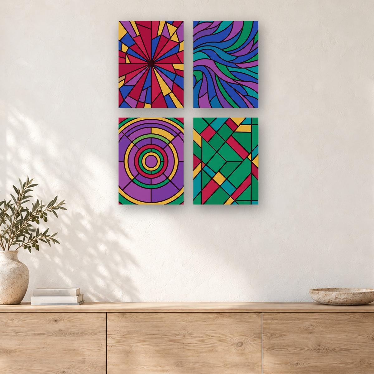 Coffret de 4 peintures par numéro Vitraux Géométriques, mini-toiles présentées au mur, Maison Artsen