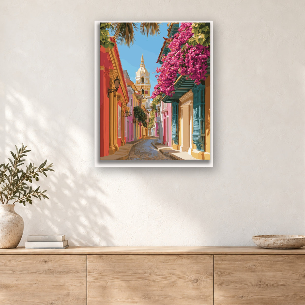 Tableau peinture par numéro Ruelle aux Bougainvilliers accroché dans un intérieur décoré, Maison Artsen