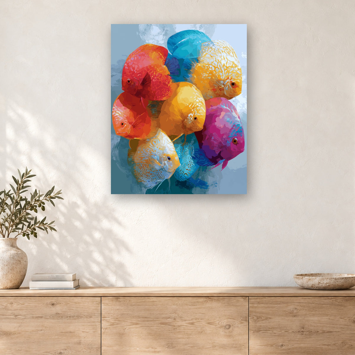 Tableau peinture par numéro Banc de Poissons Disques accroché dans un intérieur décoré, Maison Artsen