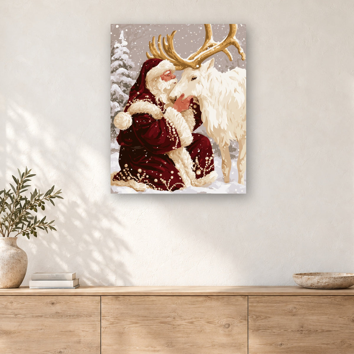 Tableau peinture par numéro Bisou au Renne Blanc accroché dans un intérieur décoré, Maison Artsen