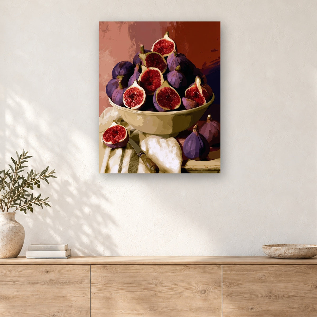 Tableau peinture par numéro Bol de Figues Mûres accroché dans un intérieur décoré, Maison Artsen