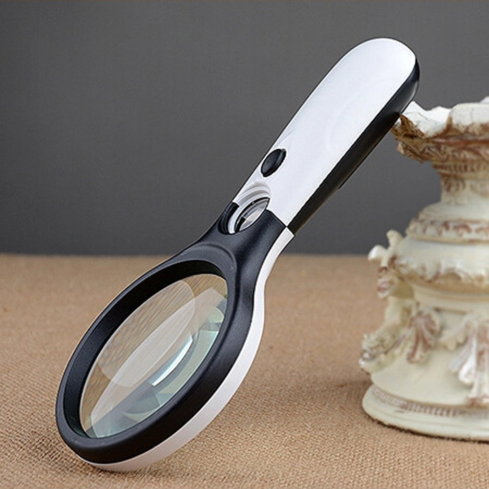 Loupe à main avec éclairage LED – Précision – Maison Artsen