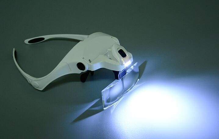 Lunettes loupe de précision avec lampe LED – 5 lentilles – Maison Artsen