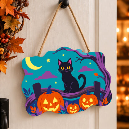 Pancarte Chat Noir sur la Barrière peinte et accrochée à une porte d'entrée décorée pour Halloween — Maison Artsen