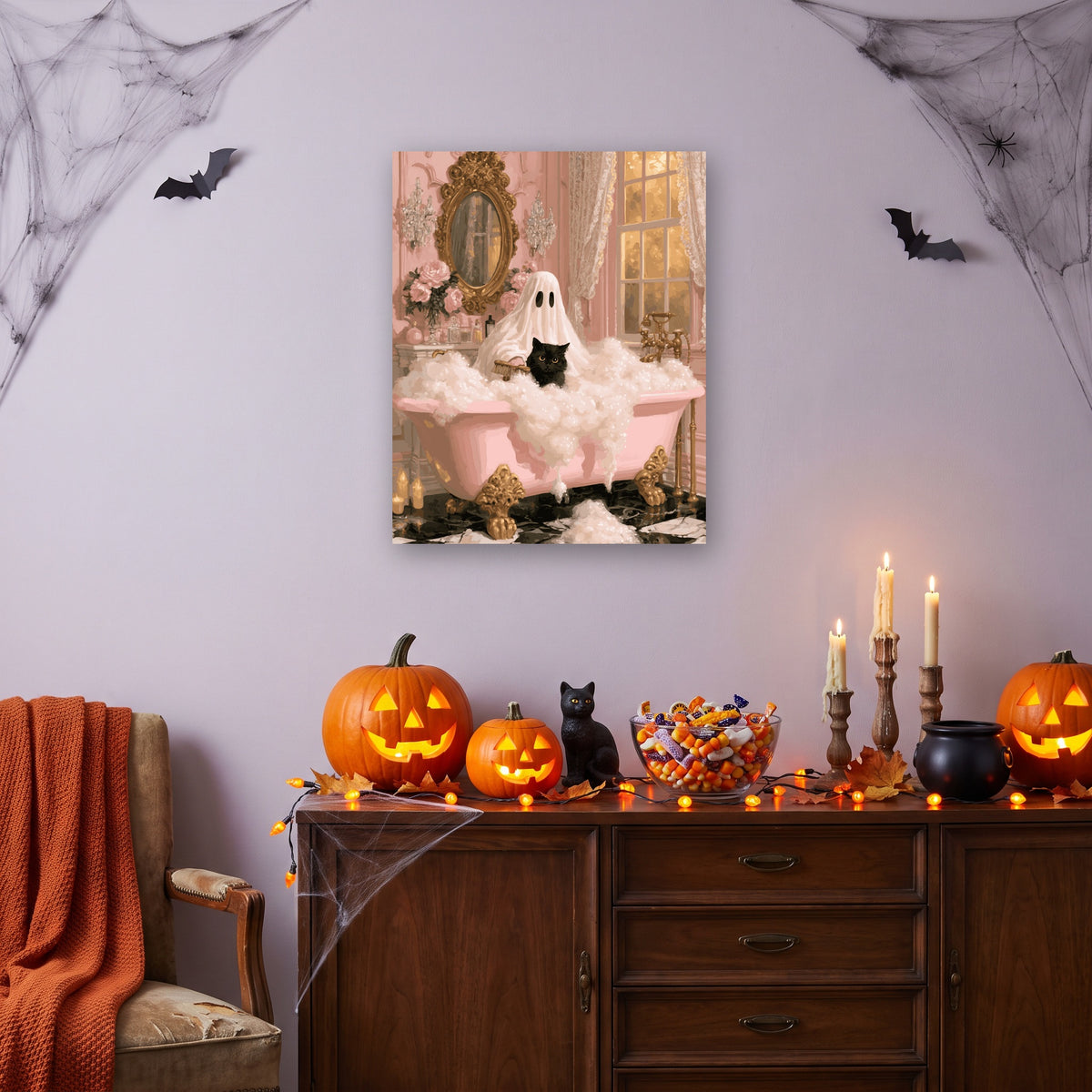 Tableau peinture par numéro Bulles Roses accroché dans un salon décoré pour Halloween — Maison Artsen