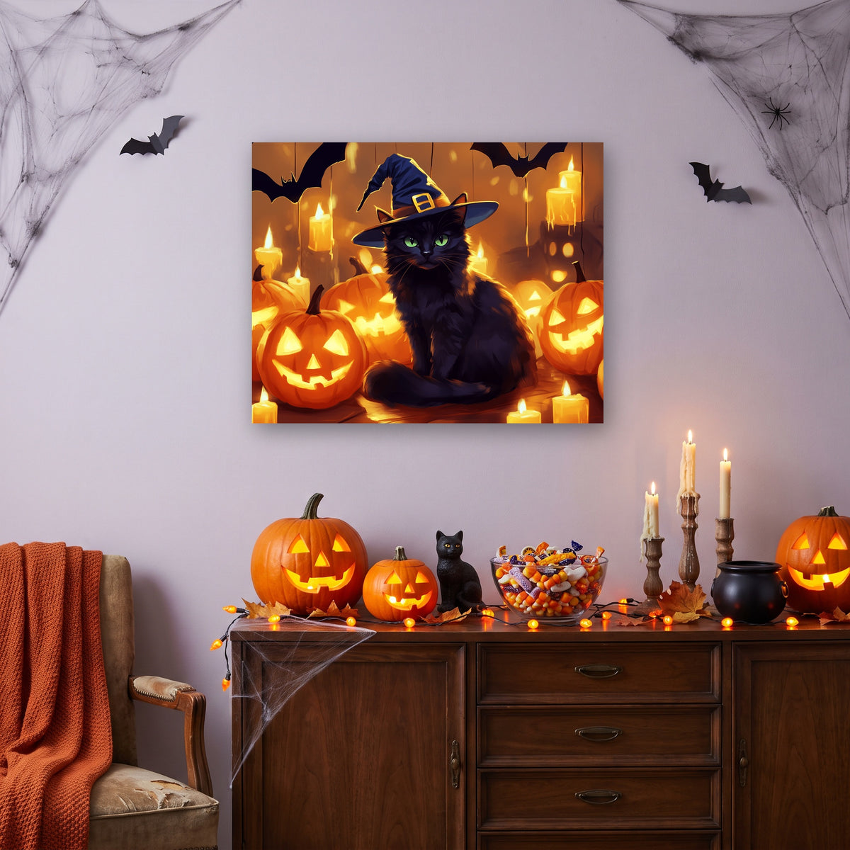 Tableau peinture par numéro Chat Noir aux Citrouilles accroché dans un intérieur décoré, Maison Artsen