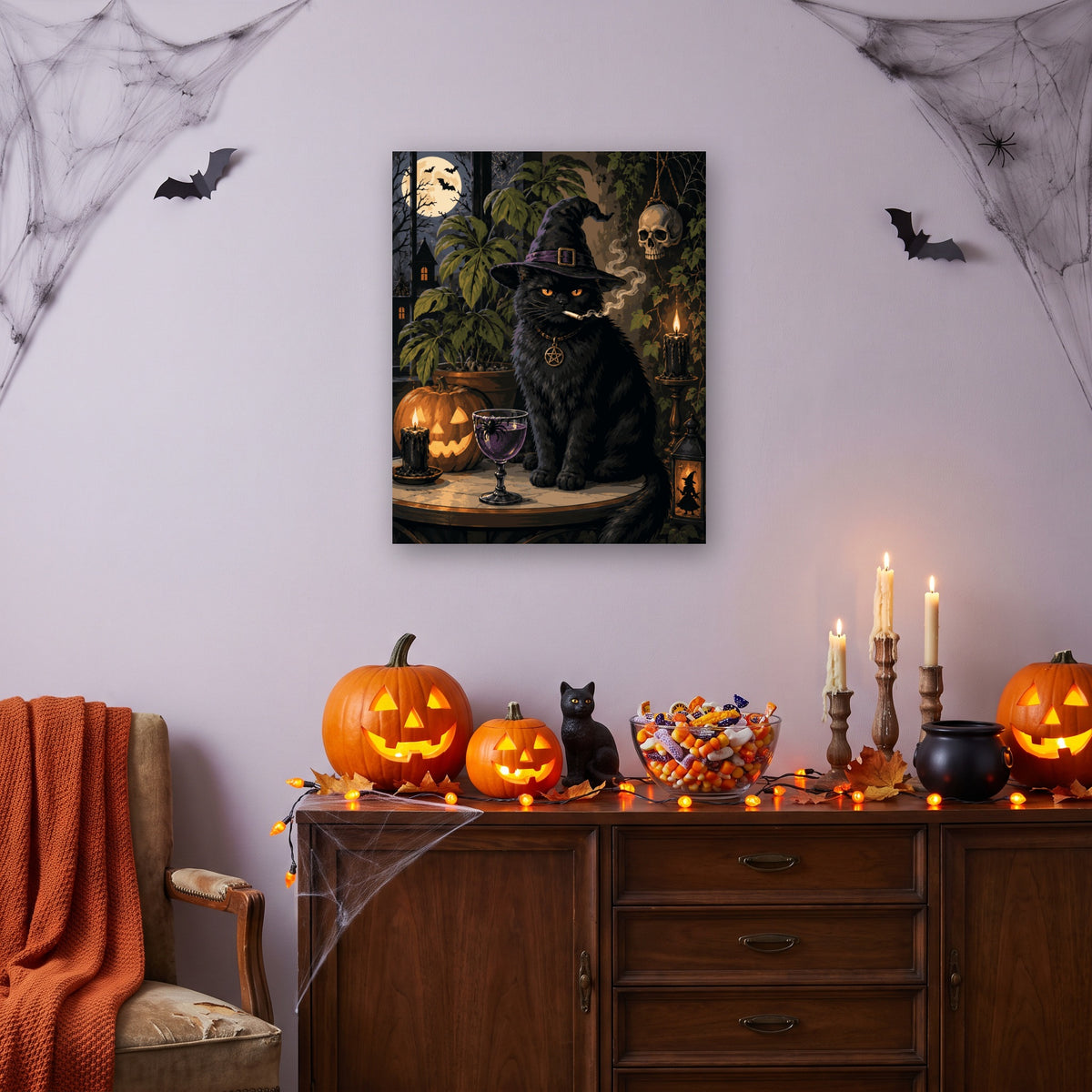 Tableau peinture par numéro Chat Sorcier accroché dans un salon décoré pour Halloween — Maison Artsen