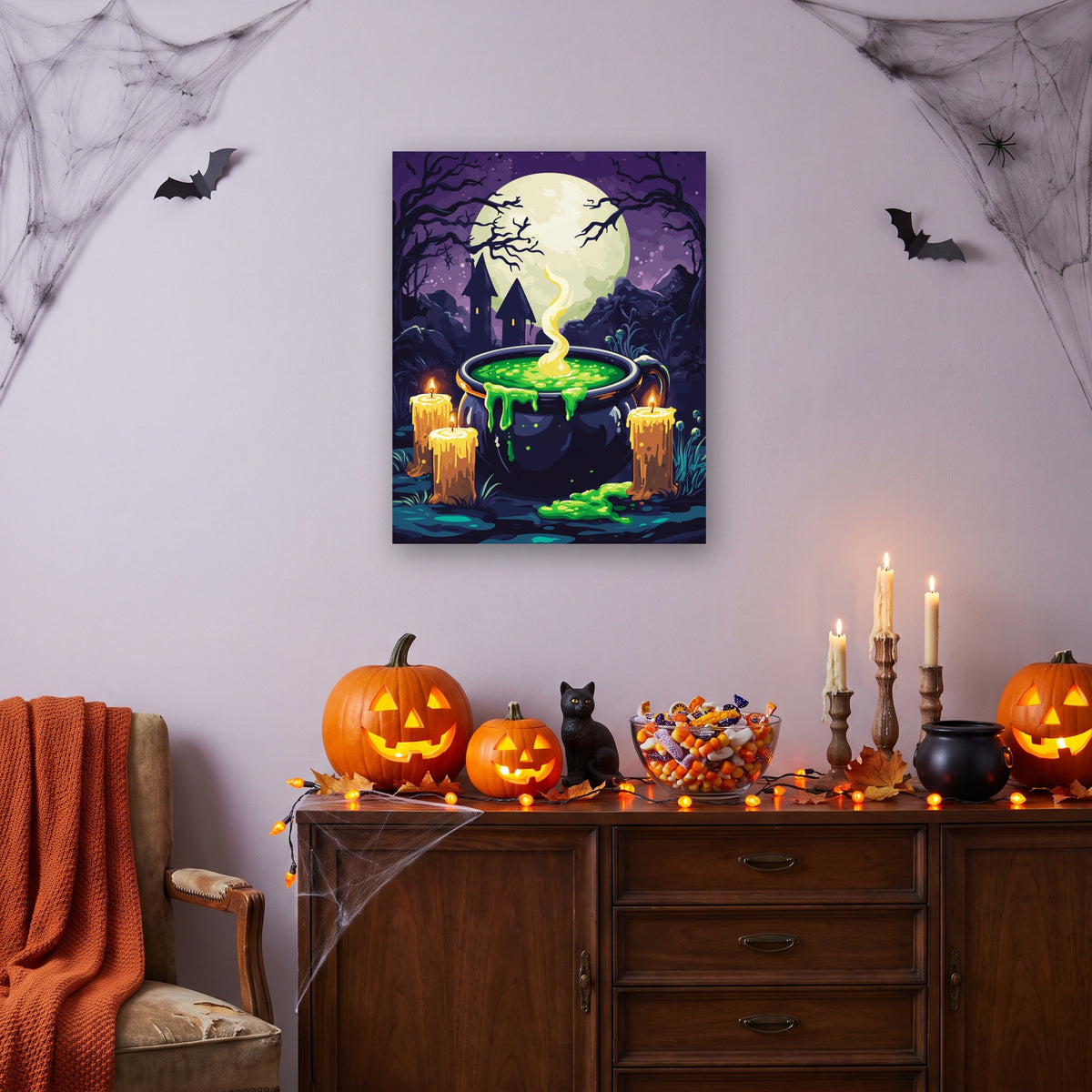 Tableau peinture par numéro Chaudron aux Bougies accroché dans un salon décoré pour Halloween — Maison Artsen