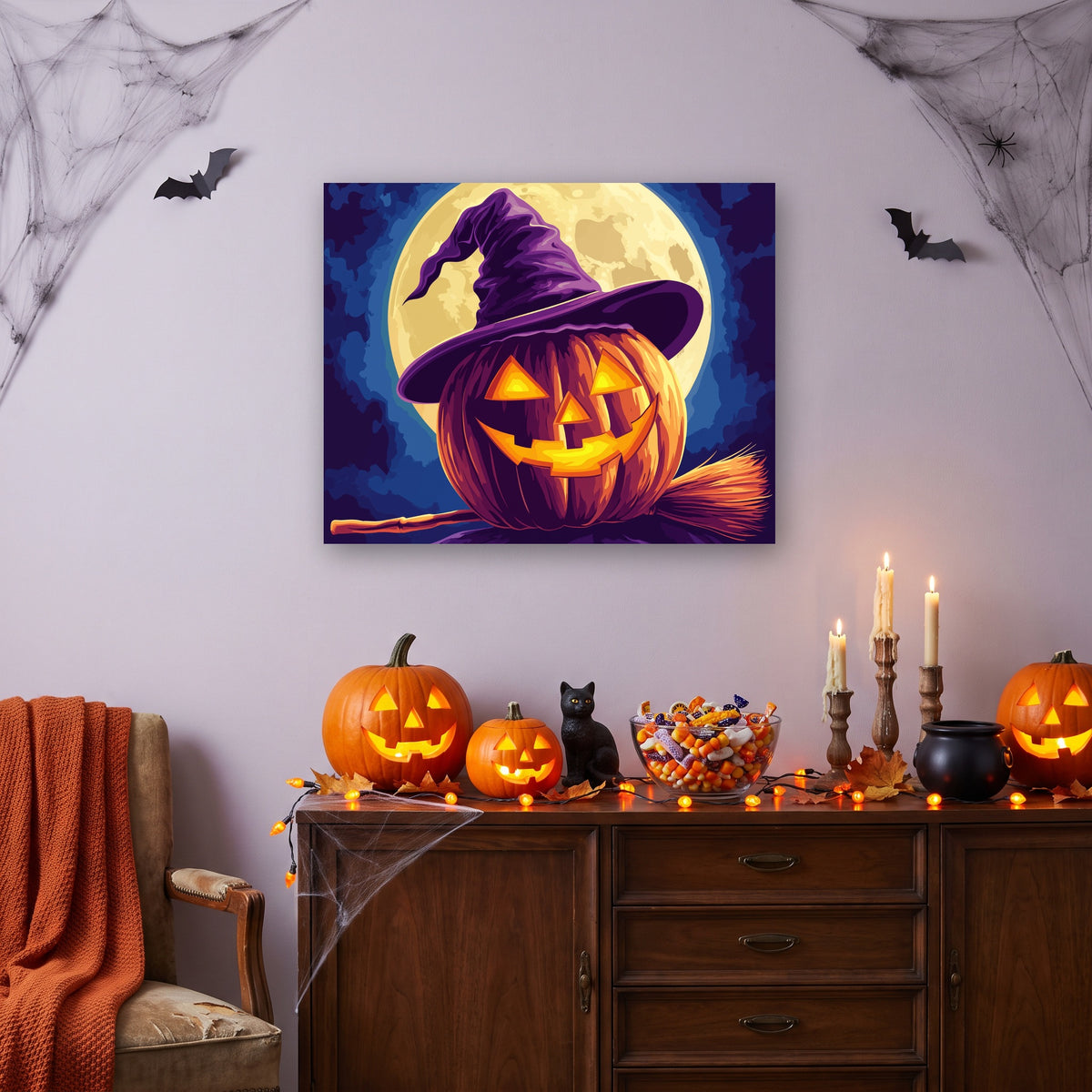 Tableau peinture par numéro Citrouille au Chapeau accroché dans un salon décoré pour Halloween — Maison Artsen