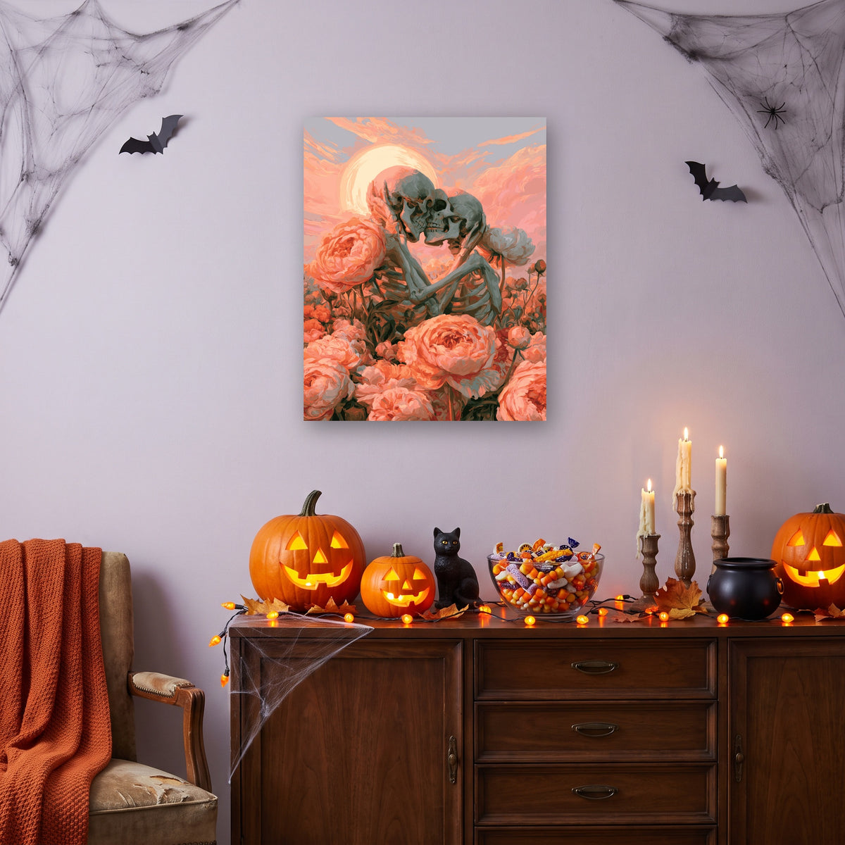 Tableau peinture par numéro Étreinte Éternelle accroché dans un salon décoré pour Halloween — Maison Artsen