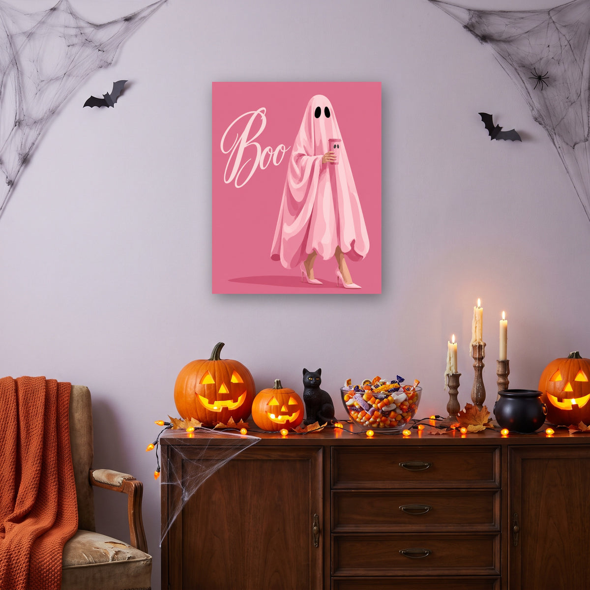 Tableau peinture par numéro Fantôme en Talons accroché dans un salon décoré pour Halloween — Maison Artsen