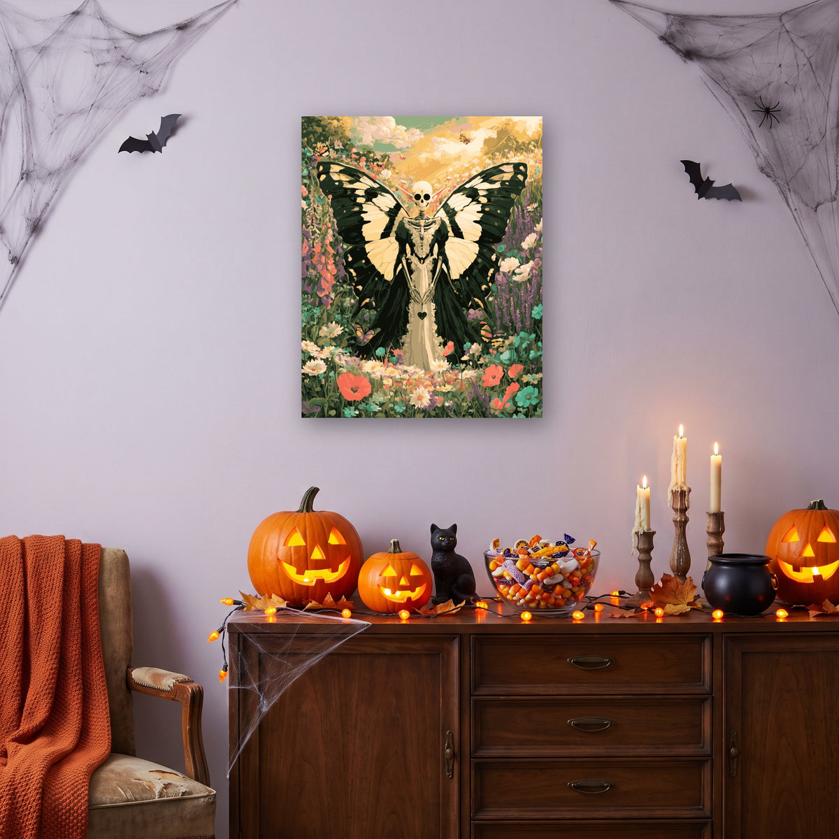 Tableau peinture par numéro Fée aux Ailes de Papillon accroché dans un salon décoré pour Halloween — Maison Artsen
