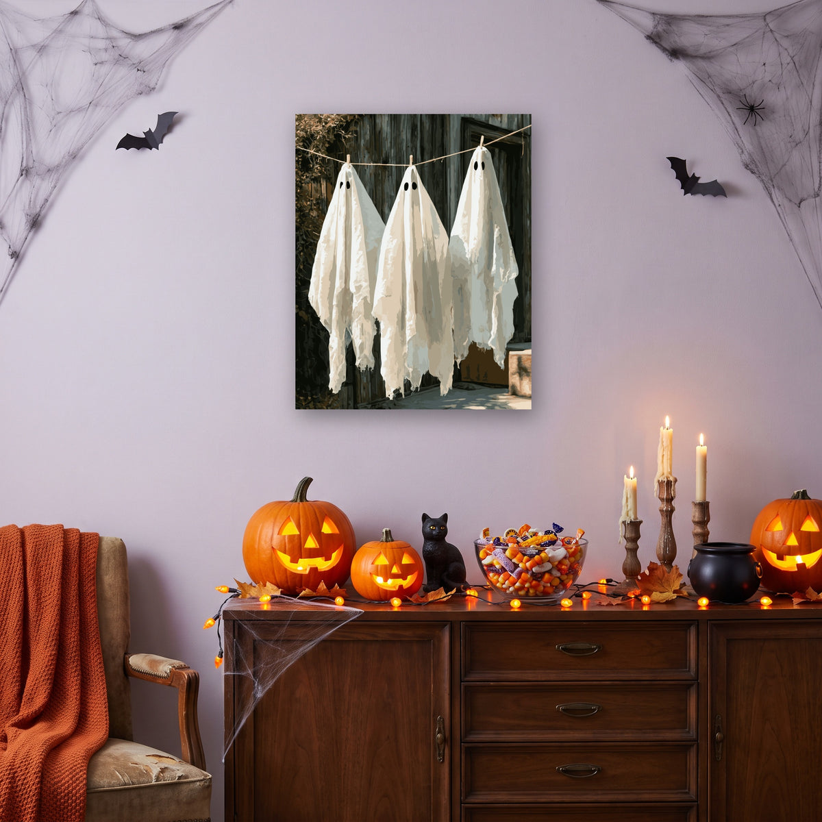 Tableau peinture par numéro Lessive des Fantômes accroché dans un salon décoré pour Halloween — Maison Artsen
