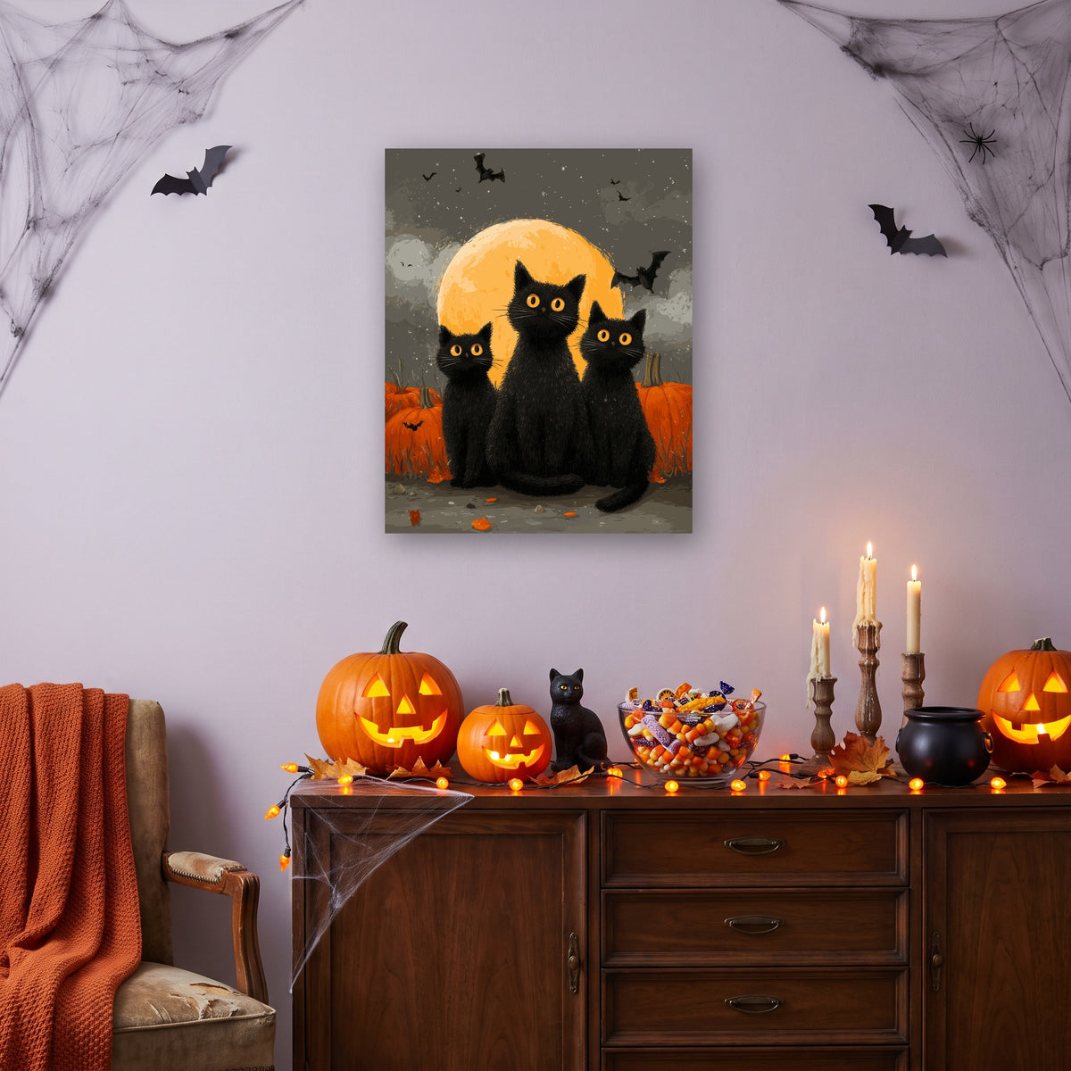 Tableau peinture par numéro Trio de Chats Noirs accroché dans un salon décoré pour Halloween — Maison Artsen